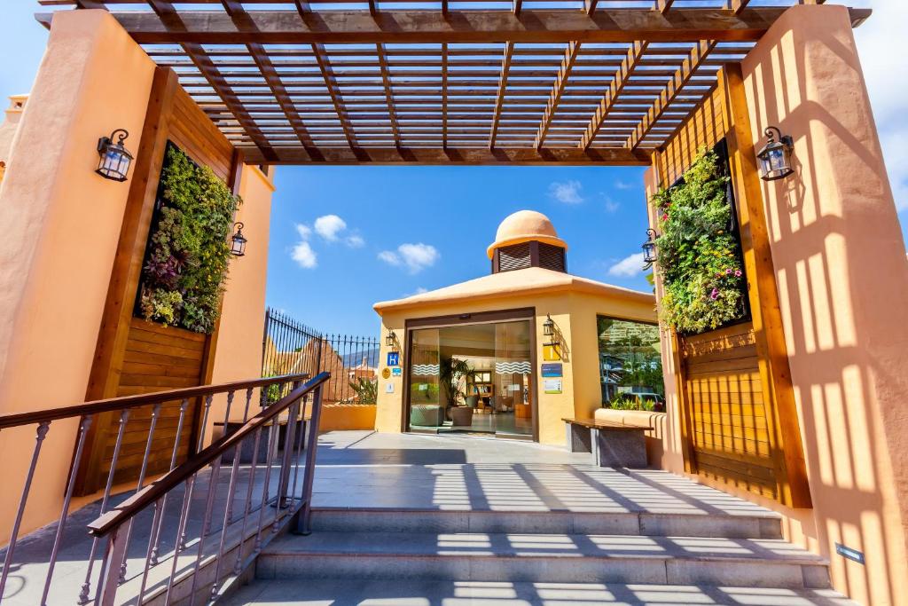 Tagoro Family & Fun Costa Adeje — Hotel building in Costa Adeje, Canary Islands