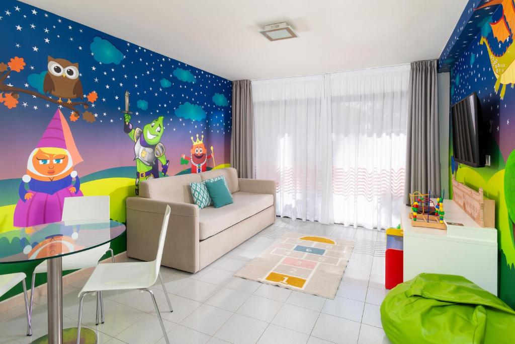 Tagoro Family & Fun Costa Adeje — Hotel rooms in Costa Adeje, Canary Islands