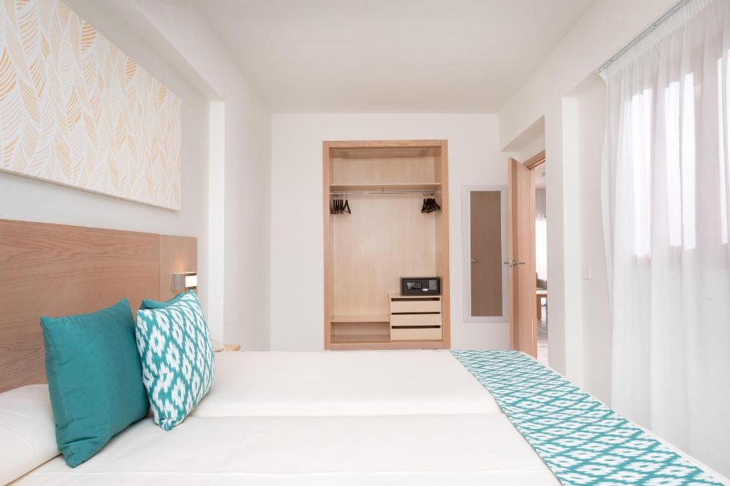 Tagoro Family & Fun Costa Adeje — Hotel rooms in Costa Adeje, Canary Islands