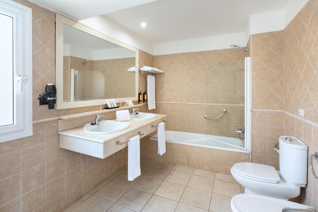 Tagoro Family & Fun Costa Adeje — Hotel rooms in Costa Adeje, Canary Islands