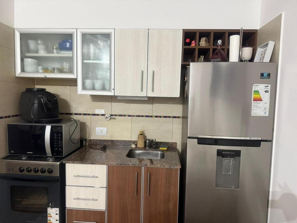 alquiler departamento por dia semana mes en Almagro a pasos de Avenida Corrientes hasta 2 personas comodas wifi balcon Se solicita Seña y Número de contacto - 5