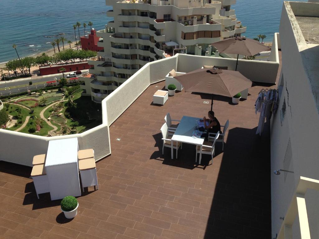 Beachfront Penthouse with Huge Terrace & Panoramic Sea and Mountainviews - 1