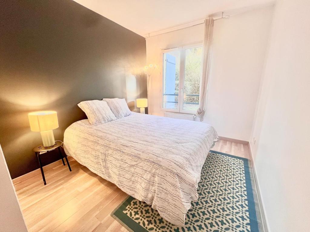 Sunny 2-room apartment, terrace, garden - 1