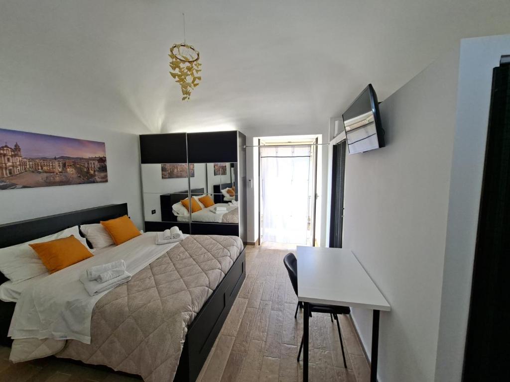 Central Post Office Guest House - 2