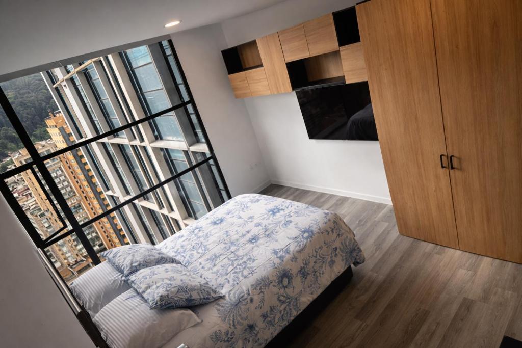 Aparta Suite Centro Internacional Edificio 33DC Piso 29 Estación Trasmilenio Calle 34 - 5