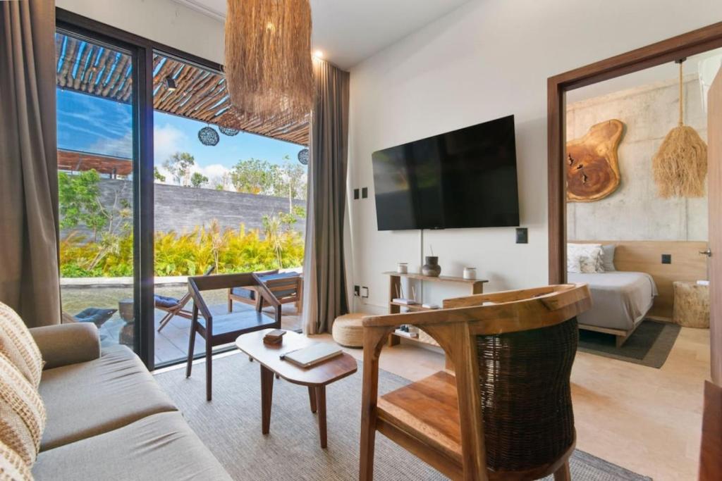 Nuju Rentals - BeUtiful Apartments with Swimout-Gym-Rooftop-Pool - 5