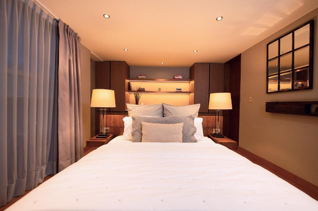 LUXURY PARKSIDE PENTHOUSE IN CONDESA, Private Terrace & Jacuzzi - 3