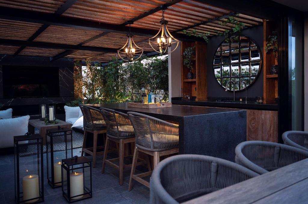 LUXURY PARKSIDE PENTHOUSE IN CONDESA, Private Terrace & Jacuzzi - 4