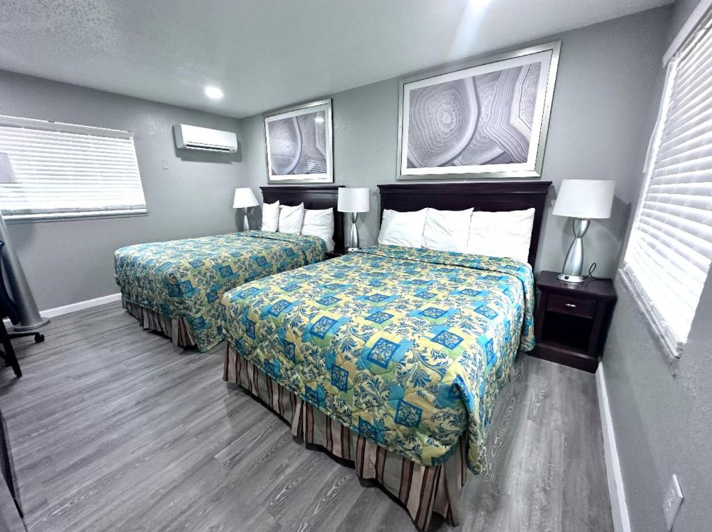 Lemon Bay Motel 전경