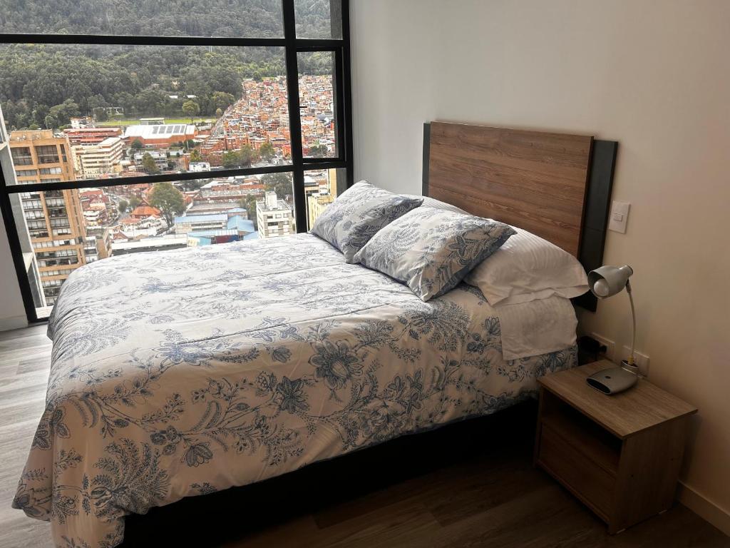 Aparta Suite Centro Internacional Edificio 33DC Piso 29 Estación Trasmilenio Calle 34 - 4