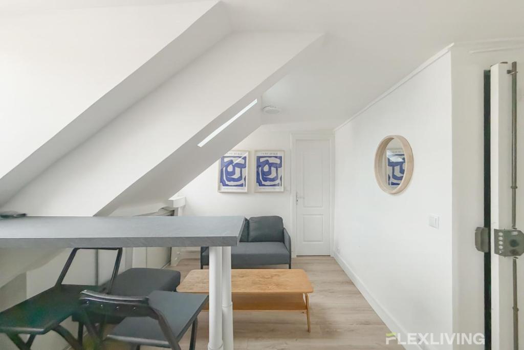 Grand studio confortable et lumineux Paris 10e - 3