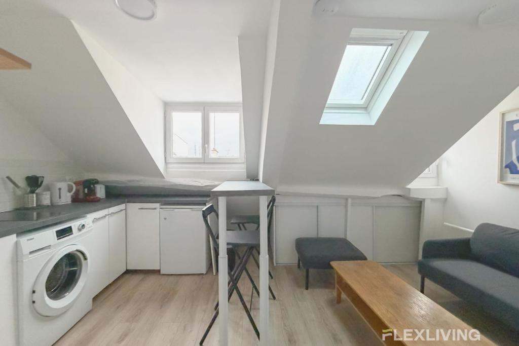 Grand studio confortable et lumineux Paris 10e - 5