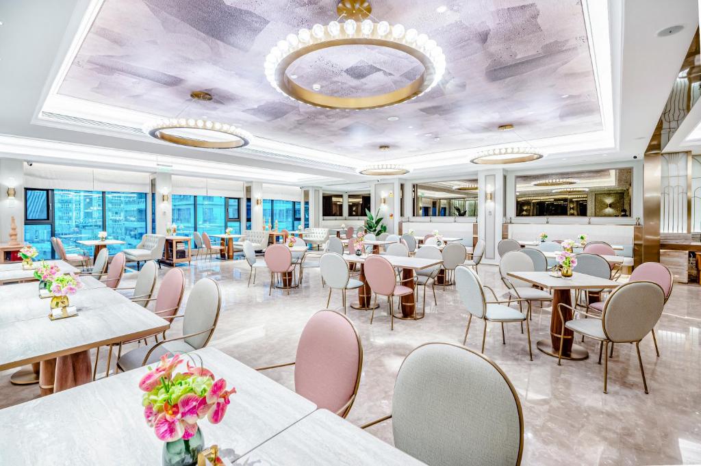Mercure Chongqing Jiefangbei Hongya Cave 외관