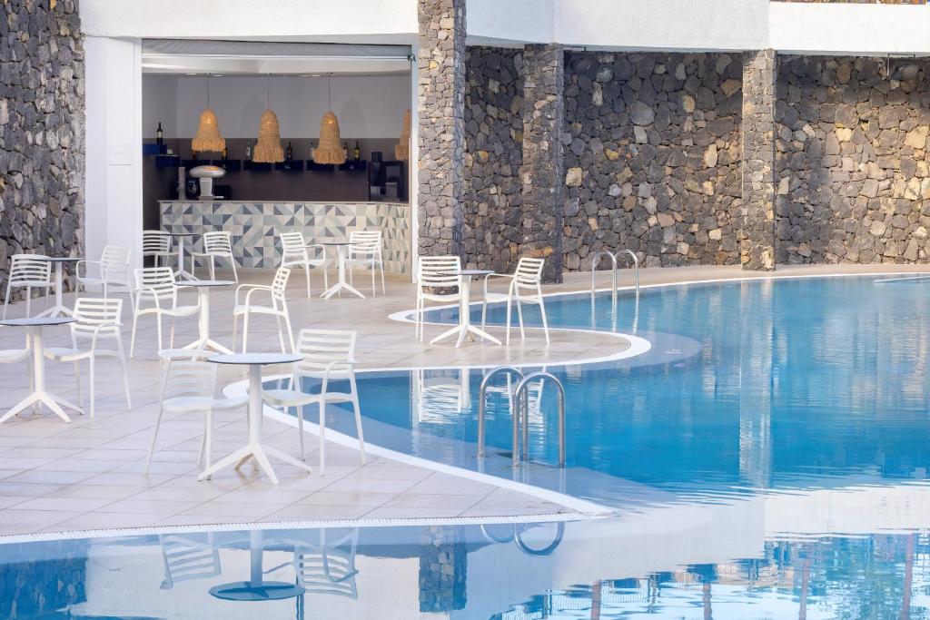 Alua Tenerife — Swimming pool in Puerto de la Cruz, Canary Islands