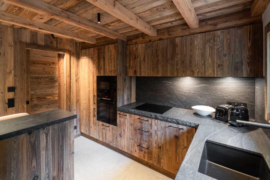 Superb Chalet Isatis-renovated in Megeve - 3