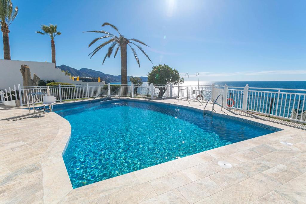 Tuhillo Parador Nerja - 1