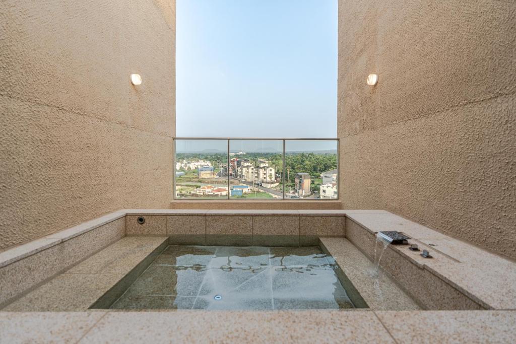 콘스트호텔 수영장