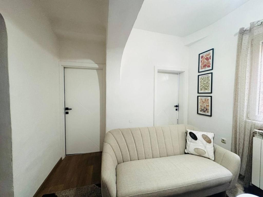 Miss Nareens Central Apartment with free garage - 5