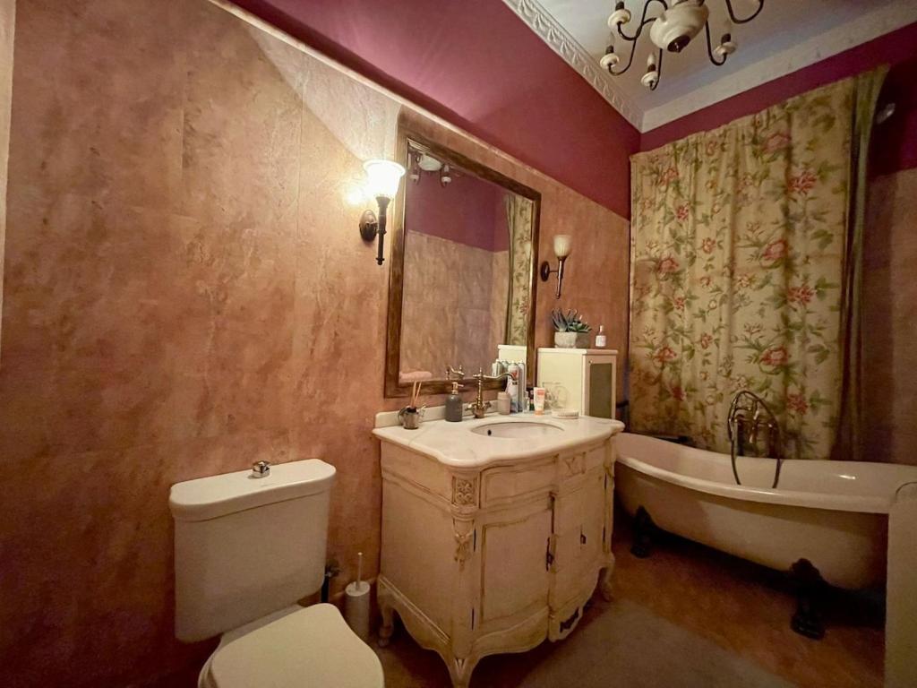 Dorcol Mansion 3BR Apartment at City Center - 5