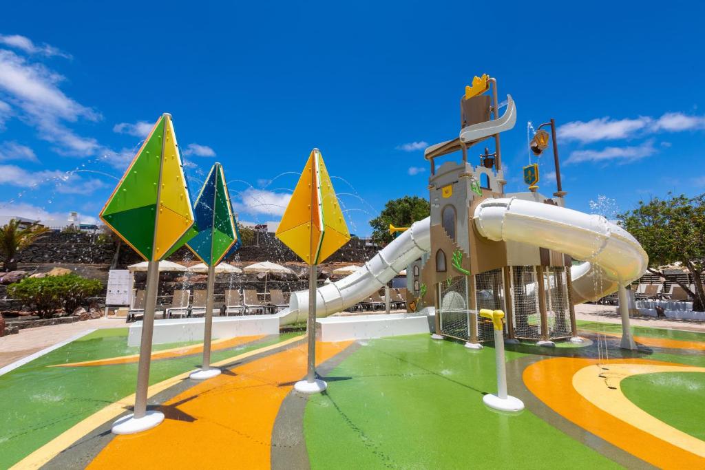 Gran Castillo Tagoro Family & Fun Playa Blanca - 2