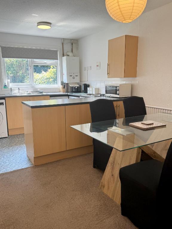 Large 2-Bedroom House, Telford photo 3