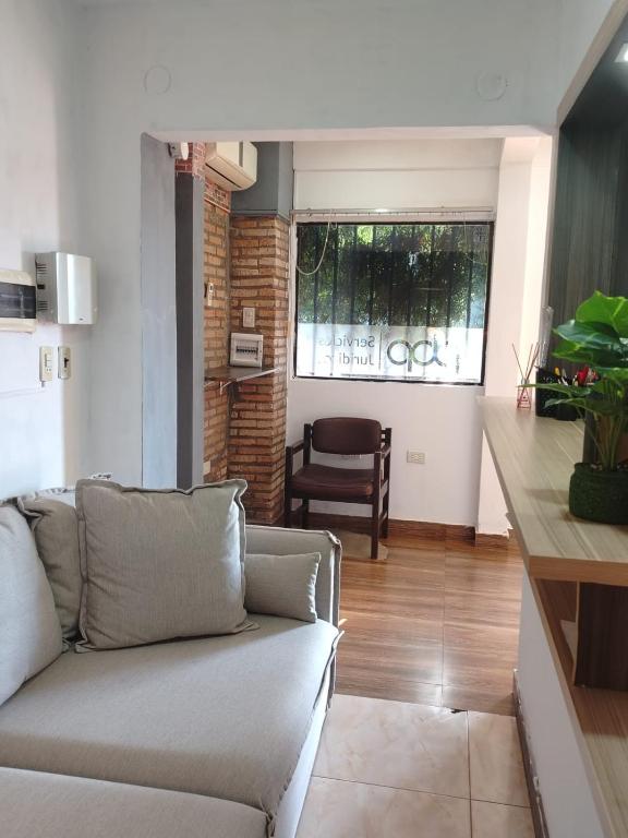 Confort, Style & Location - Your Rally Home in Py - 3