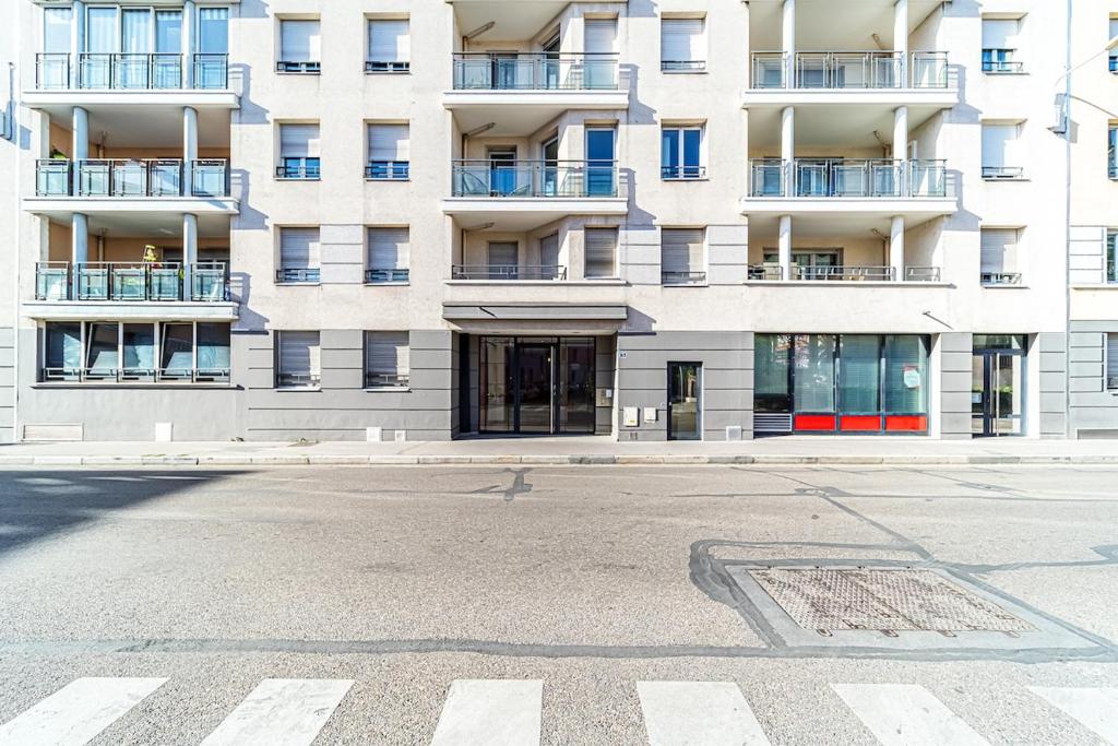Balcon et Design urbain - Lyon et Metro - 5