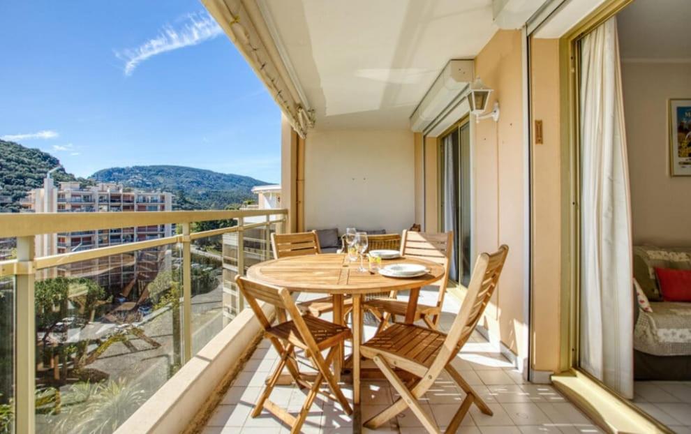 Appartement lumineux - vue mer- proche centre de la napoule - 1
