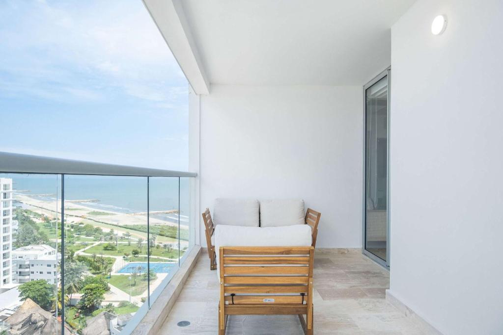 Elegant Beachview 1BR with Balcony in Crespo - 3