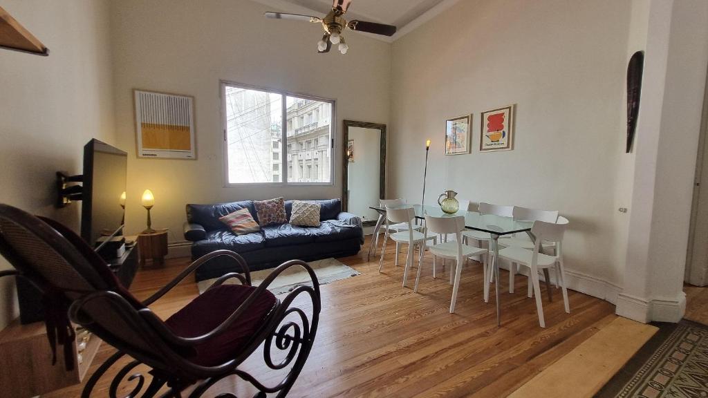 Spacious Family Apt for 8: Heart of Buenos Aires! - 1