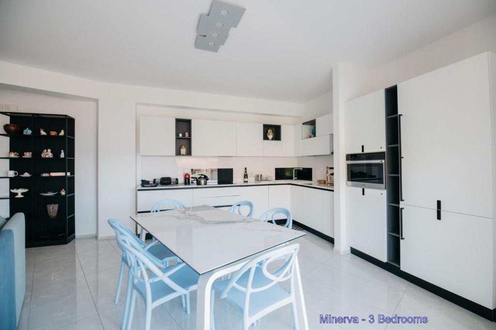 Minerva Apartment Azuria & Tulipan Apartment by Taormina Holidays - 3