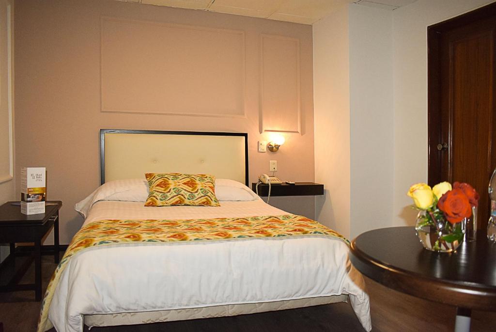 Hotel Italia Cuenca - Tranvia Centro & Aeropuerto - 4