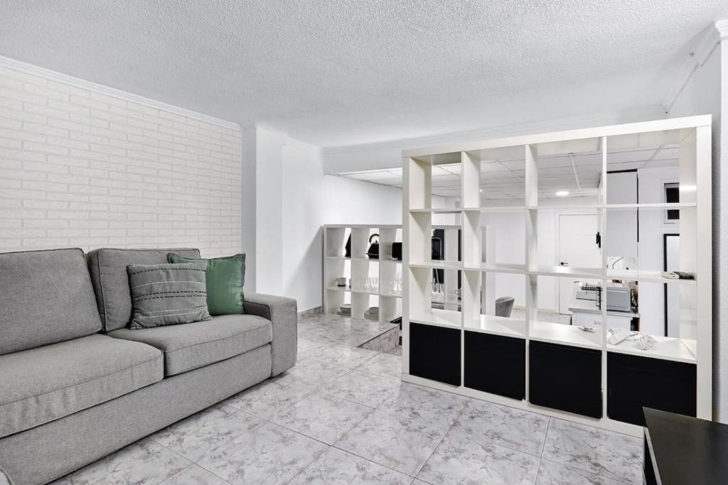 Modern Coastal Apartment Newly Renovated WiFi A.C - 4