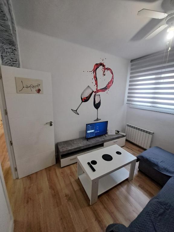 Céntrico ,garaje, wifi y colchones visco nuevos - 1