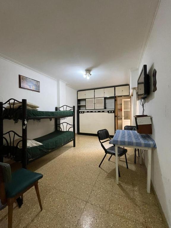 Monoambiente con Patio Zona Av Colon - 1