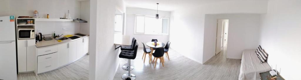 Impecable y amplio Zona Polideportivo y Hospital Privado - 2