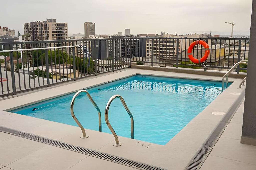 Modern Apartment with Terrace | Steps from Movistar Arena & Barrio Universitario | Up to 4 Guests - 4