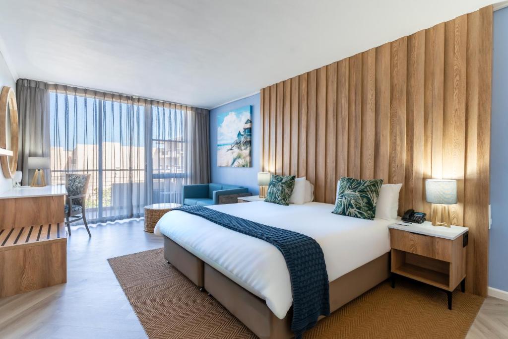 Lagoon Beach Hotel and Spa