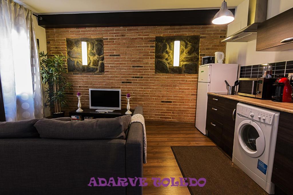 Apartamentos Adarve Toledo — Hotel in Toledo