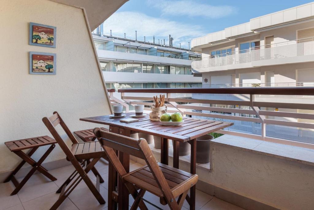 LETS HOLIDAYS Beach Apartment in Tossa - 1