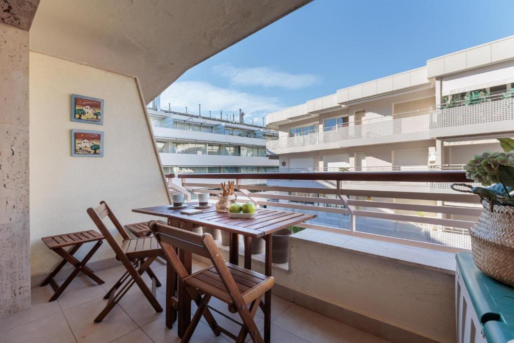 LETS HOLIDAYS Beach Apartment in Tossa - 2