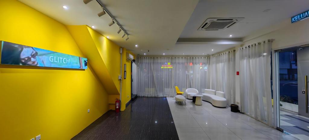 Lemonade Hotel