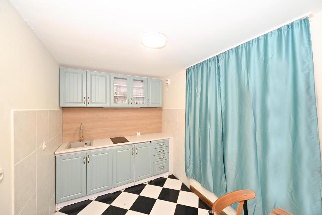 Two bedroom Vintage apartment - 2