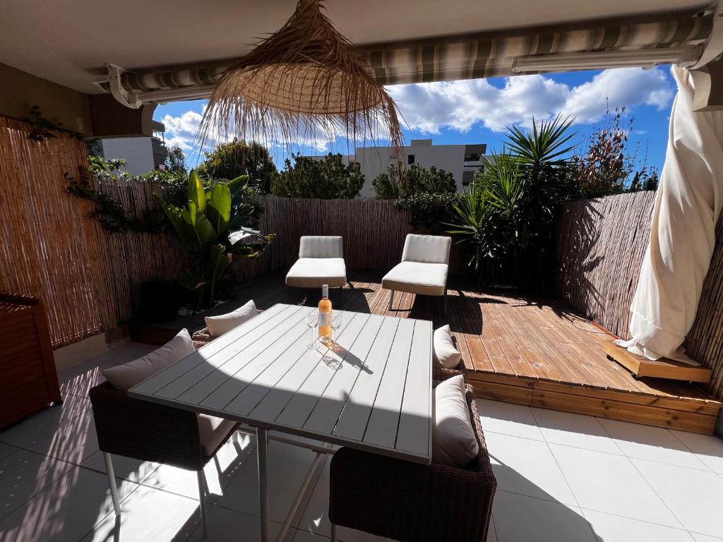 Appartement 1 chambre avec grande Terrasse plein Sud au Lavandou - 1