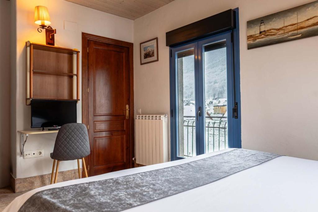 Hostal Nau Pradets - 5
