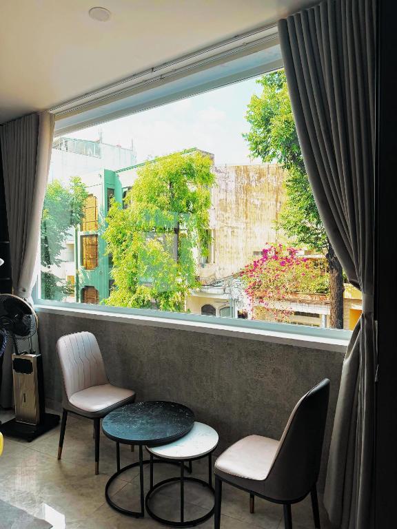 Khanh Nguyen Luxury, Fully furnished studio apartment with street view