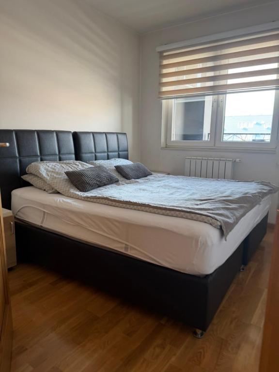 Bulevar apartman sa parking mjestom - 3