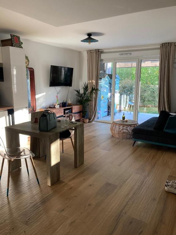 Appartement tout équipé & lumineux - Jardin terrasse et parking privé - 2