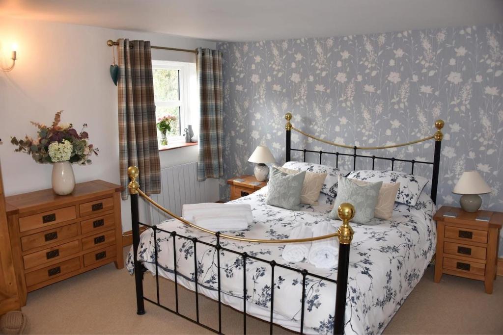 Border Cottage, Briston photo 2
