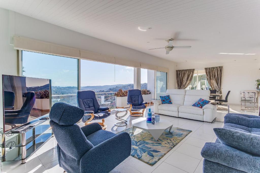 VILLA LOUPA VI4489 by Riviera Holiday Homes - 5